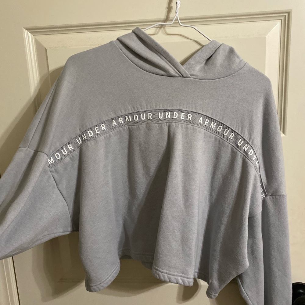 Under armour cropped sweatshirt